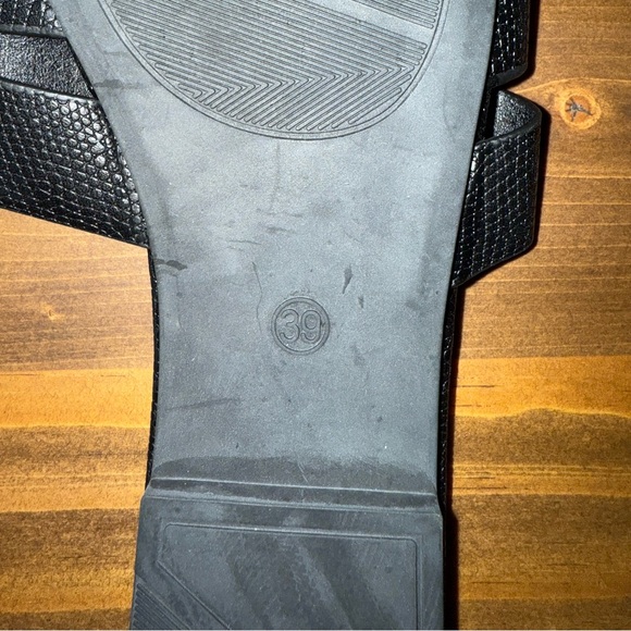 Black Leather sandals NWOT - Picture 3 of 3